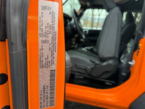 Used 2025 Jeep Wrangler Sport image 24