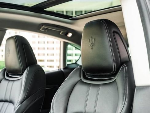 Used 2017 Maserati Levante S AWD/4WD image 61
