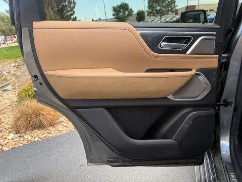 Used 2025 INFINITI QX80 Sensory AWD/4WD image 38