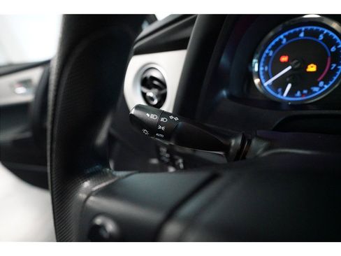 Used 2017 Toyota Corolla LE image 26