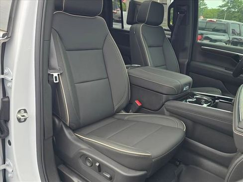 New 2026 Chevrolet Suburban Premier AWD/4WD image 14