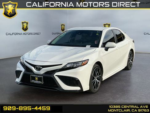 Used 2024 Toyota Camry SE image 1