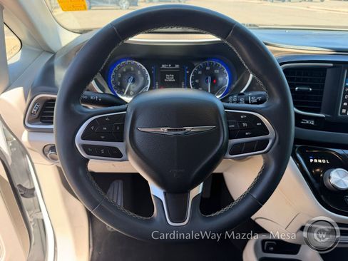 Used 2022 Chrysler Voyager LX FWD image 20