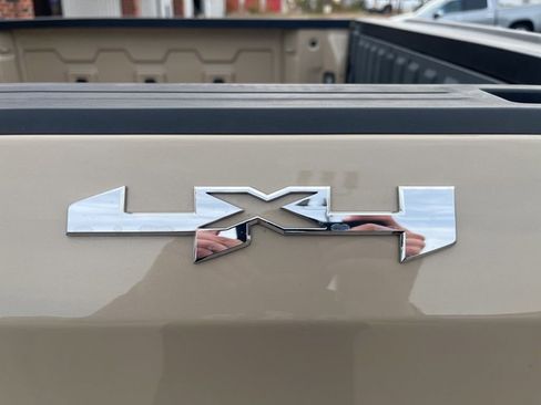 Used 2022 GMC Sierra 1500 Elevation image 45