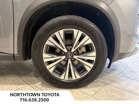 Used 2022 Nissan Rogue SV image 31