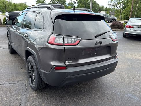 Used 2023 Jeep Cherokee Altitude Lux AWD/4WD image 5