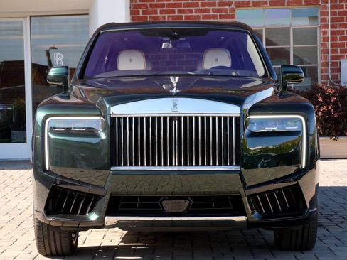 Used 2026 Rolls-Royce Cullinan AWD/4WD image 5