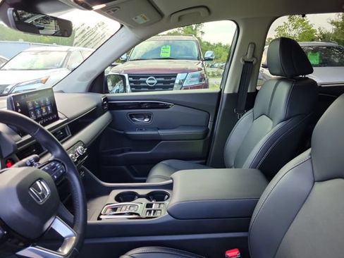 Used 2025 Honda Pilot EX-L image 18