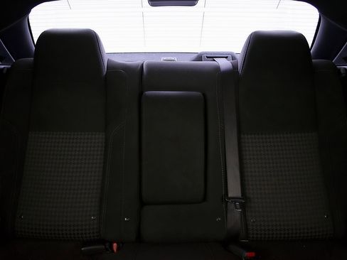 Used 2019 Dodge Challenger SXT image 15