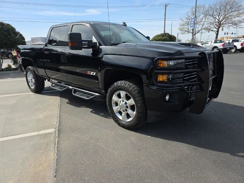 Used 2019 Chevrolet Silverado 2500 LTZ w/ Duramax Plus Package image 8