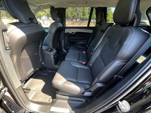 New 2026 Volvo XC90 T8 Ultra w/ Protection Package AWD/4WD image 12