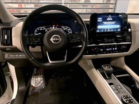 Used 2022 Nissan Pathfinder SL w/ SL Black Package image 5