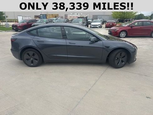 Used 2023 Tesla Model 3 Standard Range image 2