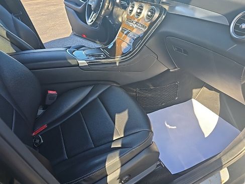 Used 2020 Mercedes-Benz GLC 300 4MATIC image 20