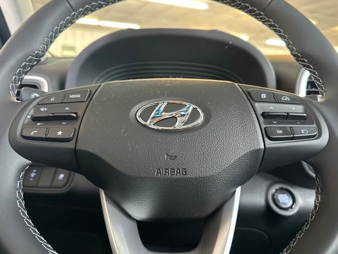 Used 2026 Hyundai Venue SEL FWD image 23