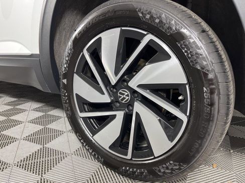 Used 2025 Volkswagen Atlas SE image 10