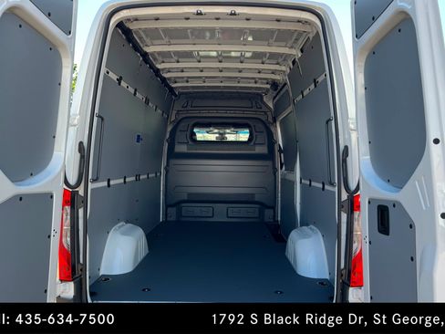 Used 2026 Mercedes-Benz Sprinter 2500 image 14