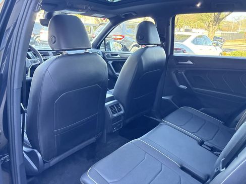 Used 2023 Volkswagen Tiguan SEL R-Line image 11