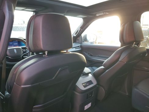 New 2026 Lincoln Navigator Reserve w/ Jet Appearance Package image 28