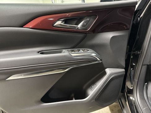 New 2026 Chevrolet Traverse Z71 w/ Driver Confidence Package AWD/4WD image 21