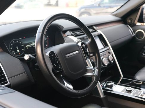 Used 2019 Land Rover Discovery HSE image 22