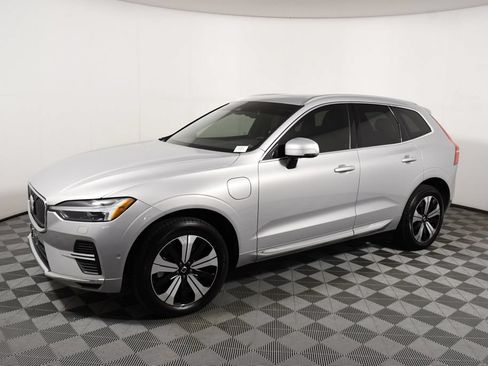 Used 2023 Volvo XC60 T8 Plus AWD/4WD image 2