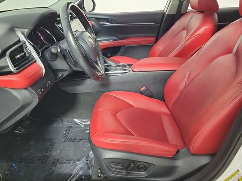 Used 2020 Toyota Camry XSE FWD image 19