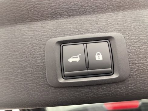 New 2025 Mitsubishi Outlander SE image 33