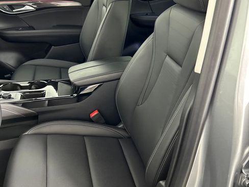 Used 2025 Buick Envision Preferred AWD/4WD image 12