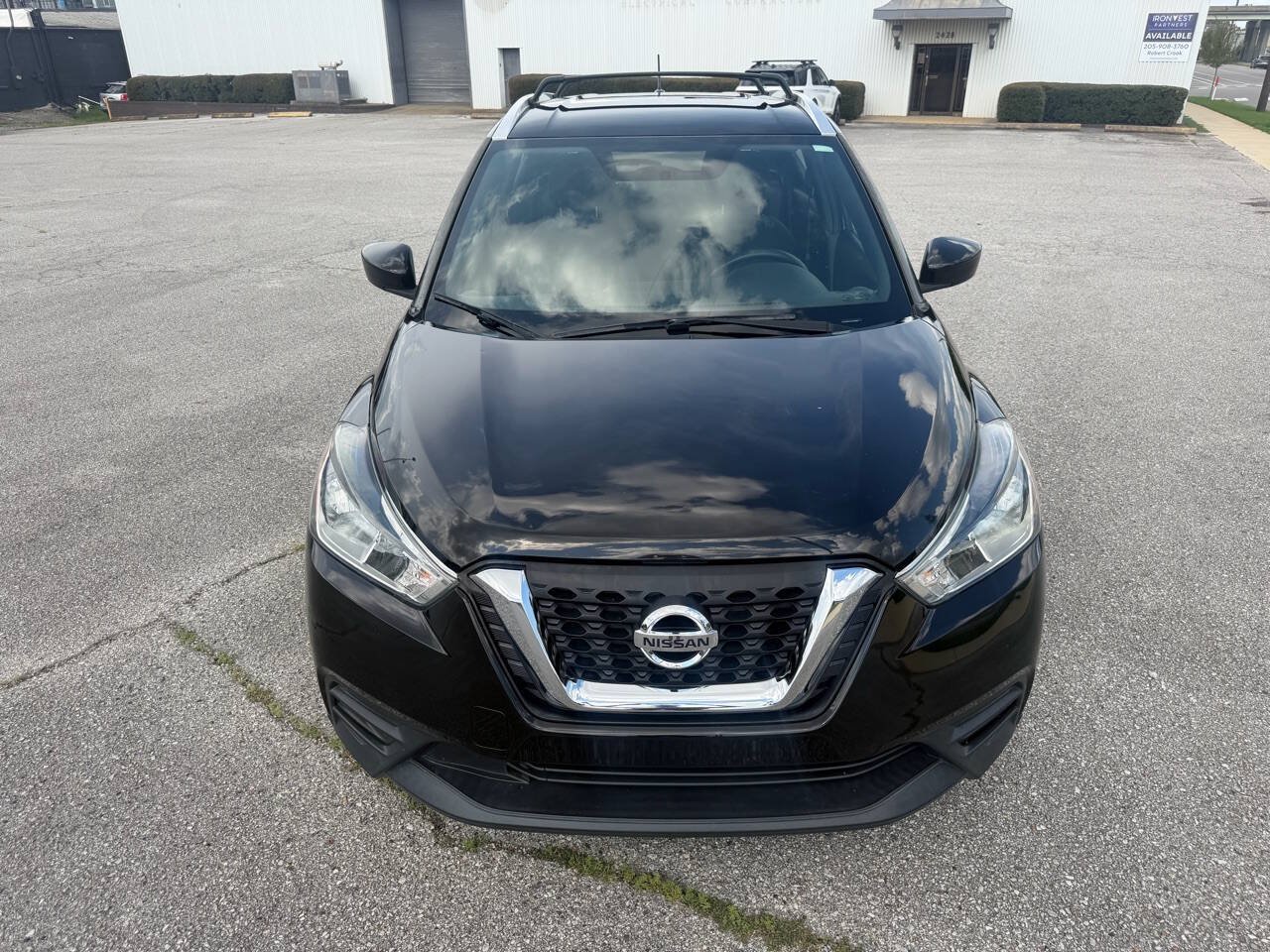 Used 2018 Nissan Kicks SV FWD image 12