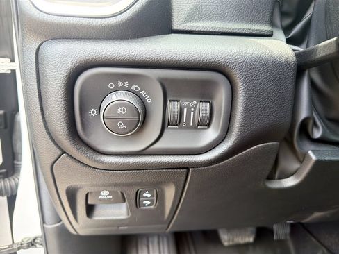 New 2026 RAM 1500 Big Horn AWD/4WD image 32