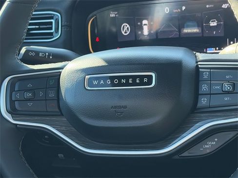 Used 2022 Jeep Wagoneer Series III w/ Premium Group I image 17