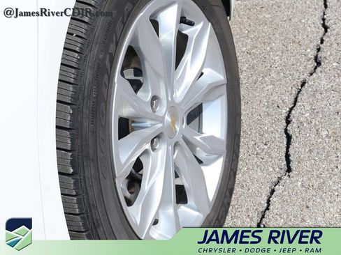 Used 2024 Chevrolet Malibu LT FWD image 38