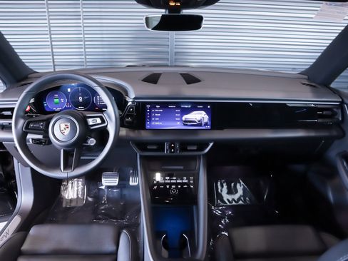 Certified 2025 Porsche Macan 4S Electric image 14