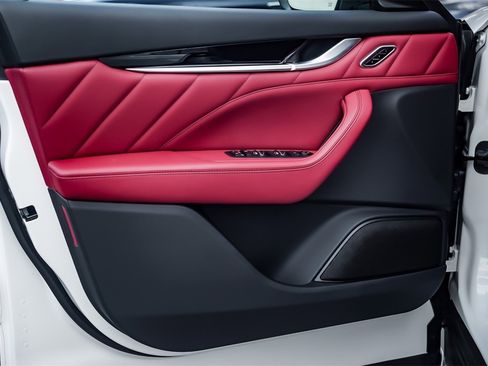 Certified 2022 Maserati Levante GT image 24