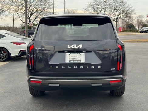 New 2027 Kia Telluride S image 4