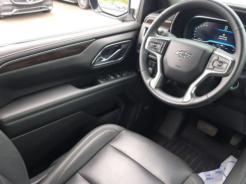 Used 2023 Chevrolet Tahoe Z71 w/ Luxury Package AWD/4WD image 26