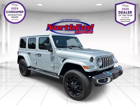 Used 2024 Jeep Wrangler Unlimited Sahara w/ Dual Top Group AWD/4WD image 1