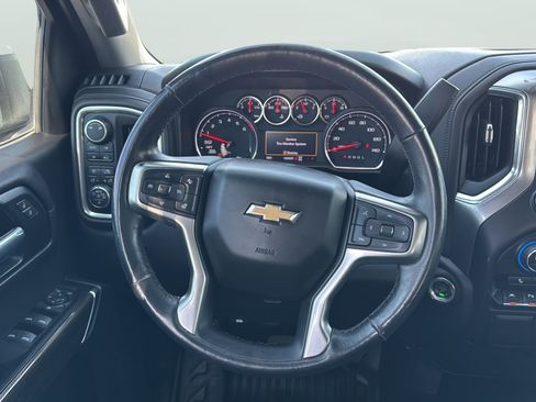 Used 2019 Chevrolet Silverado 1500 LT w/ Convenience Package AWD/4WD image 16