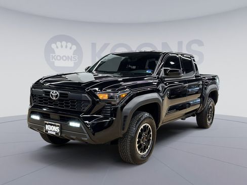 Used 2025 Toyota Tacoma TRD Off-Road w/ TRD Off Road Upgrade Package AWD/4WD image 5