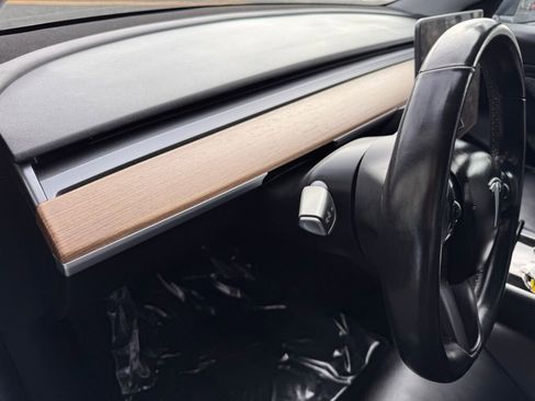 Used 2018 Tesla Model 3 Long Range image 28