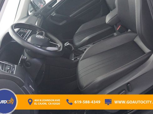 Used 2024 Volkswagen Tiguan SE image 9