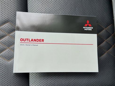 Used 2023 Mitsubishi Outlander SEL AWD/4WD image 38