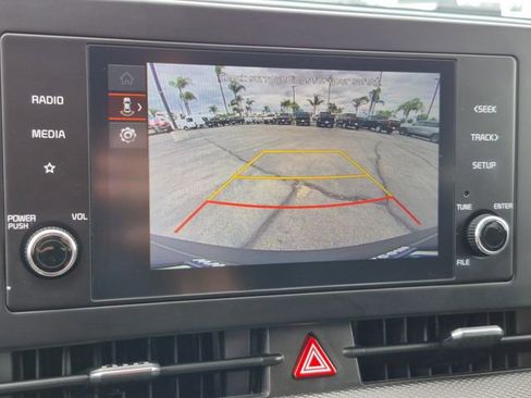Used 2025 Kia Sportage LX FWD image 13