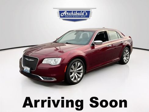 Used 2019 Chrysler 300 Limited RWD image 2