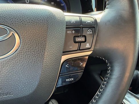 Used 2024 Toyota Crown Limited image 12