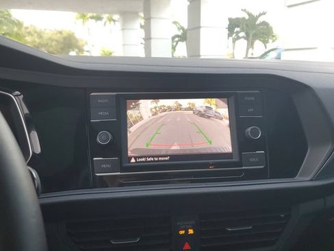 Used 2024 Volkswagen Jetta SE w/ Panoramic Sunroof Package FWD image 23
