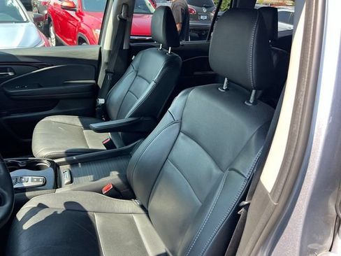 Used 2017 Honda Pilot Elite image 2