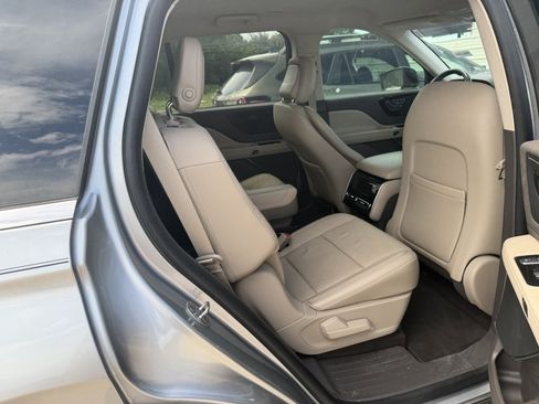 Used 2020 Lincoln Aviator Reserve RWD image 25
