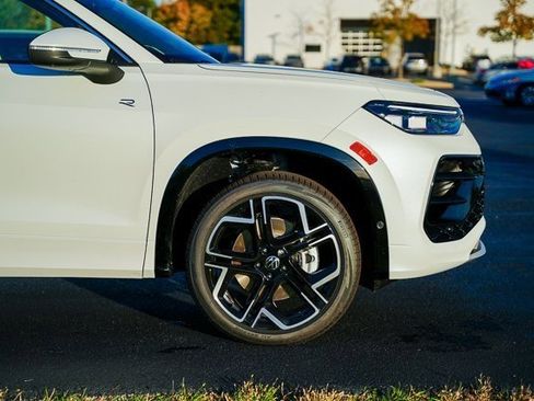 New 2026 Volkswagen Tiguan SEL R-Line image 44